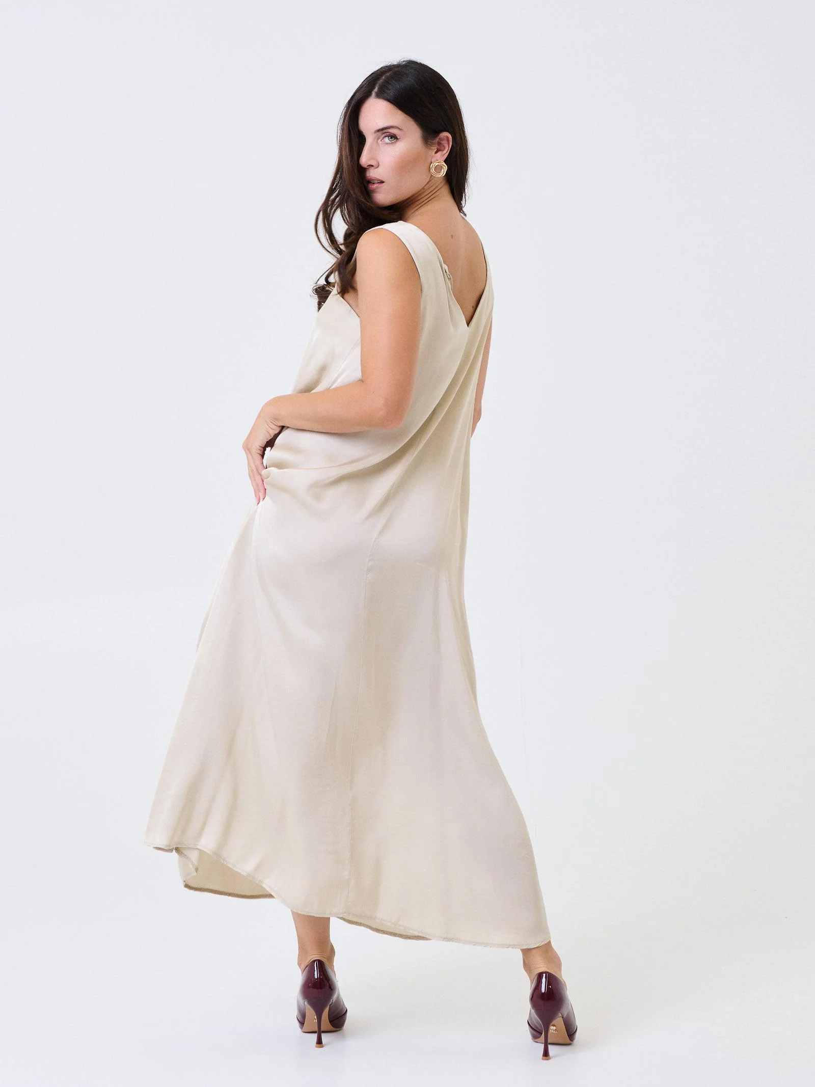 Abito lungo Armoire beige svasato - Image 3