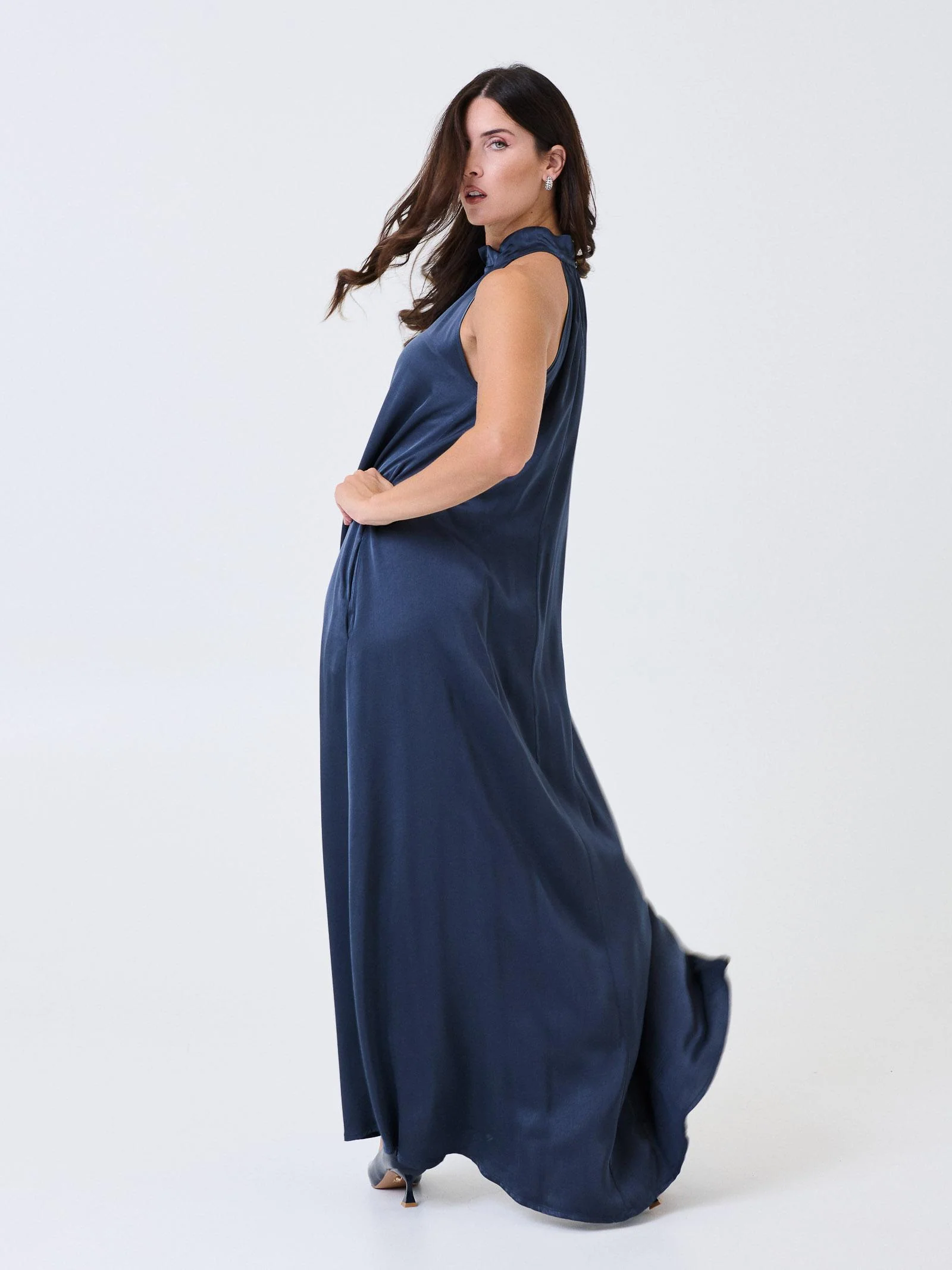 Abito lungo Armoire blu indaco a giro maniche e collo alto - Image 4